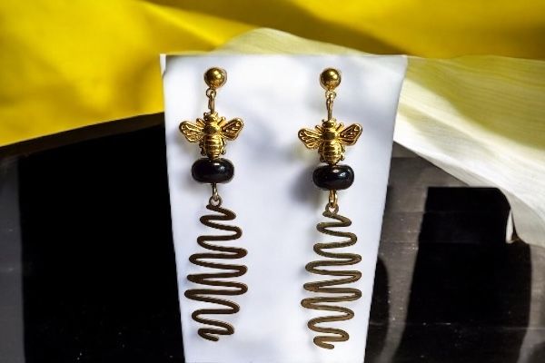 Boucles d’oreilles ‘Abeille en vol’
