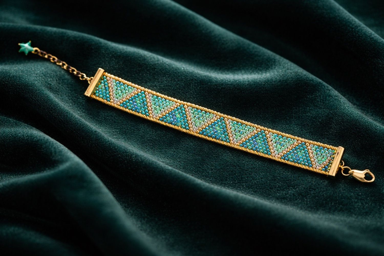 Bracelet 'Pyramides vertes'