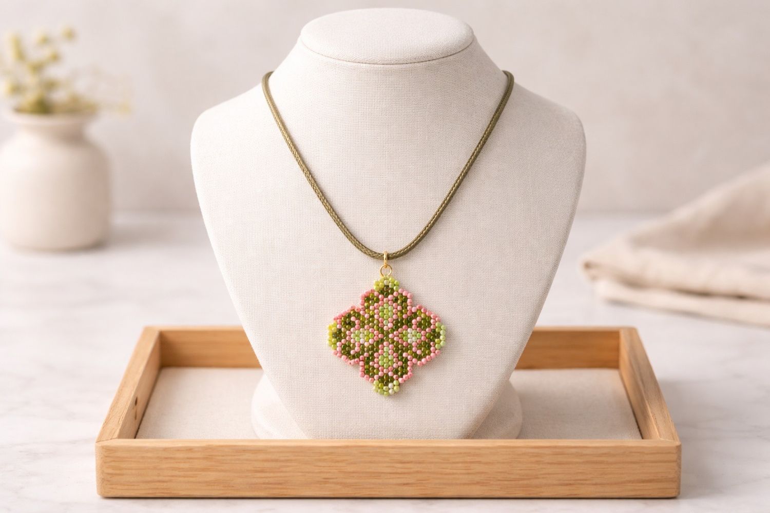 Pendentif 'Parfum de sous-bois'