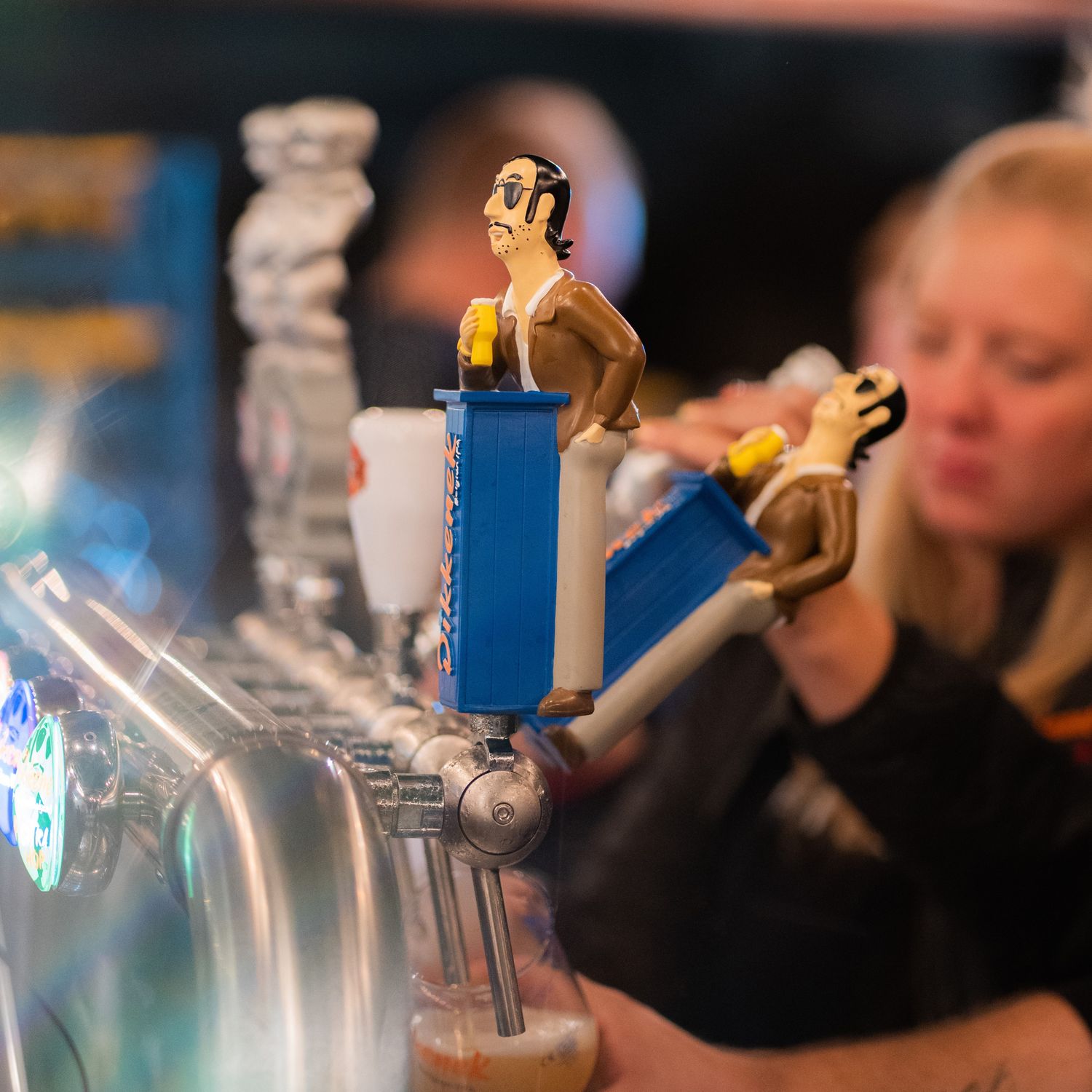 Dikkenek tap handle