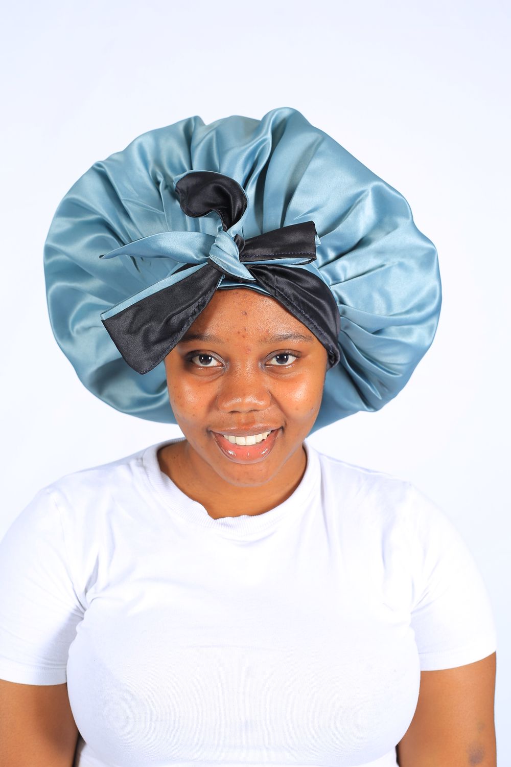 Thick Satin Bonnet Peacok Blue &amp; Black