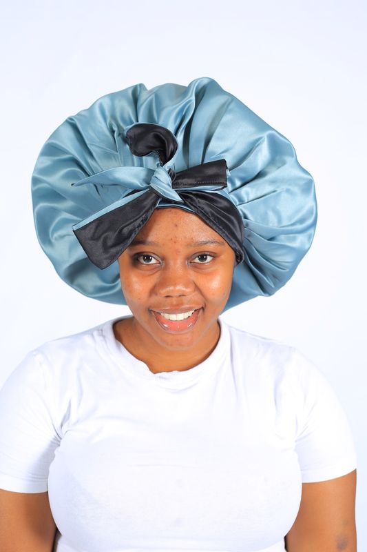 Thick Satin Bonnet Peacok Blue &amp; Black