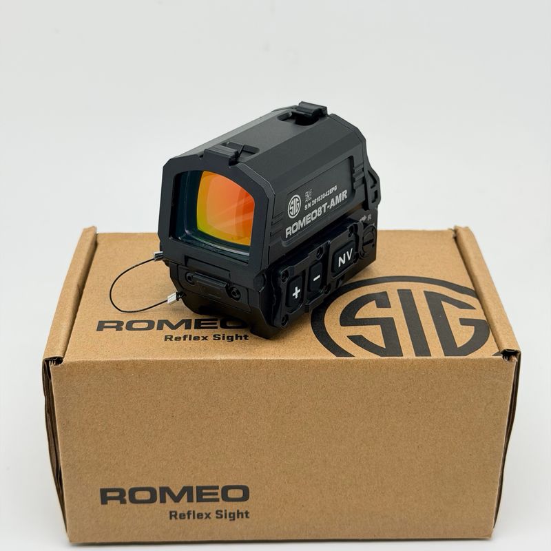 R8T AMR Style Enclosed Red Dot Sight
