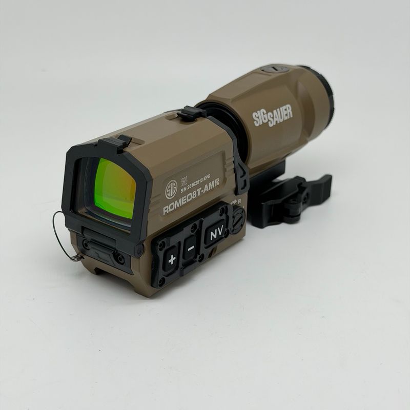 R8T AMR Style Enclosed Red Dot Sight