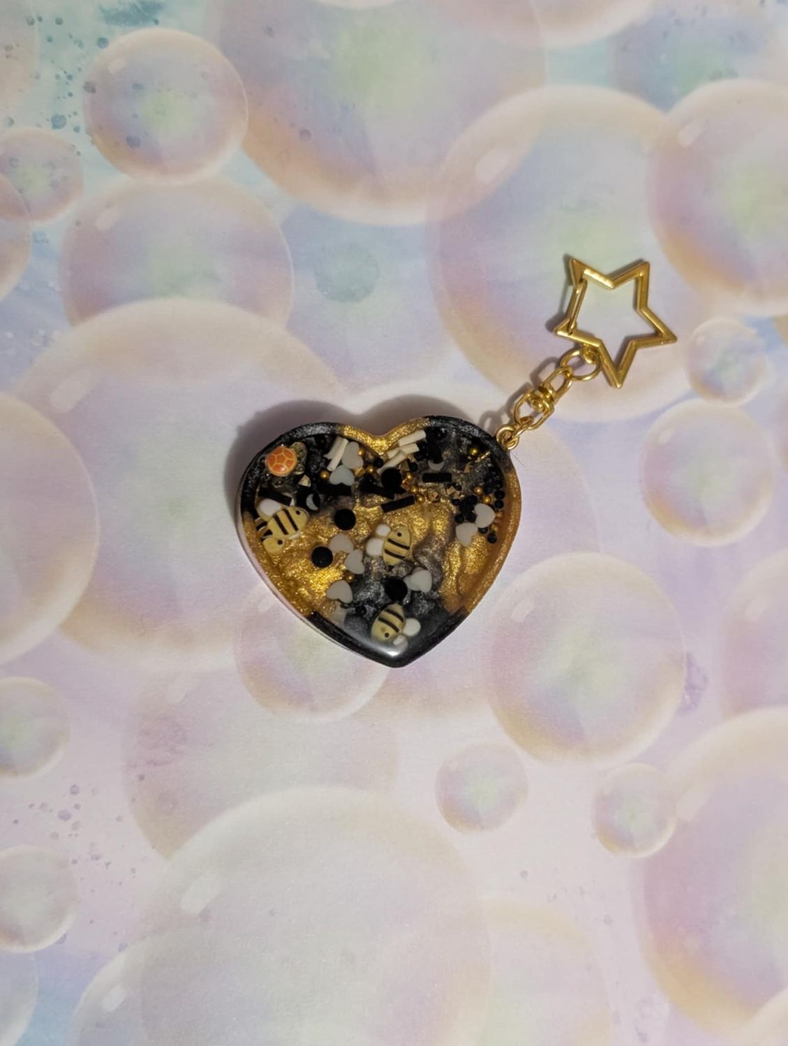Bee heart shaker