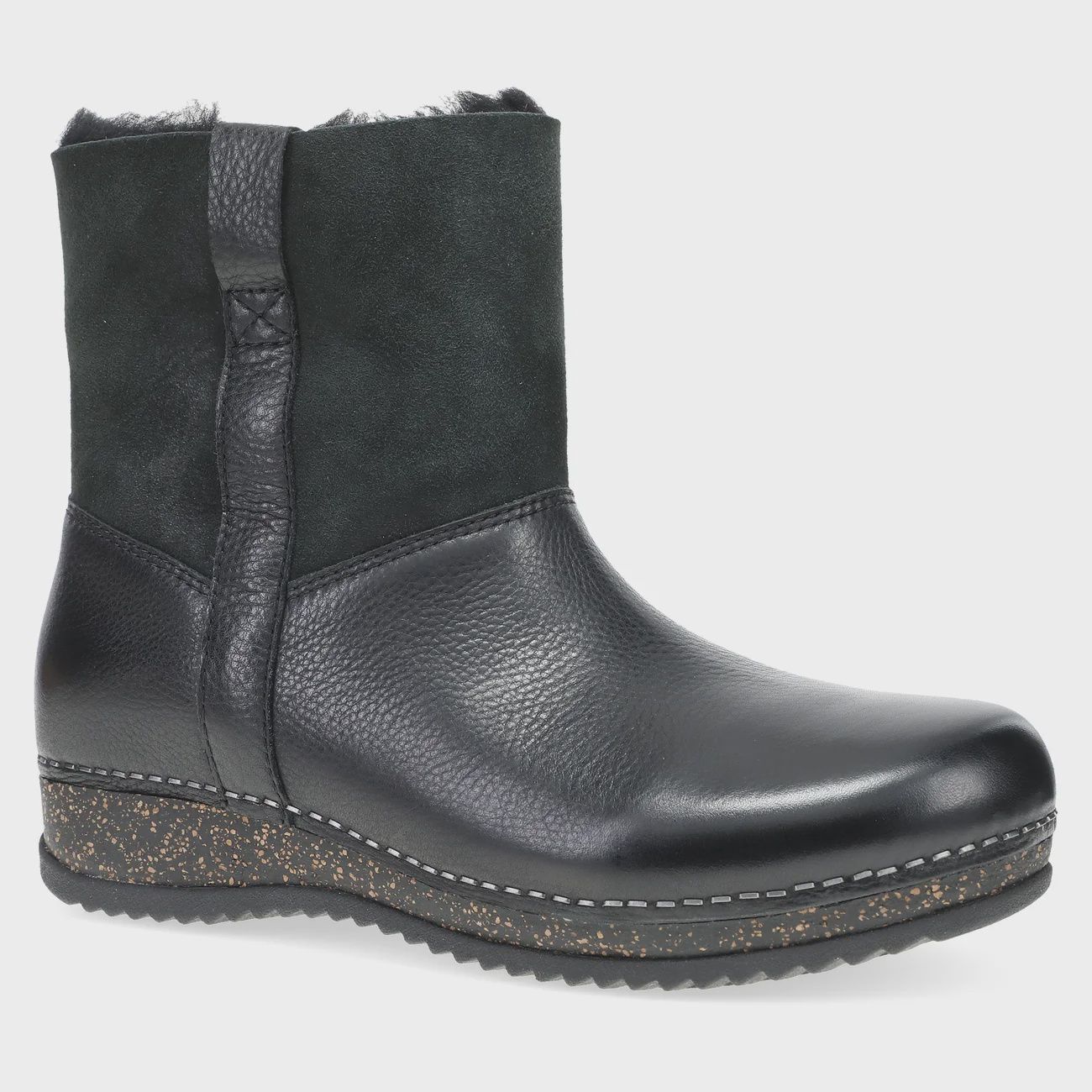 F24 McKenzie, Color: Black Waxy Milled, Size: 37