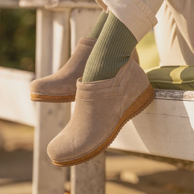 F25 Muriel Suede