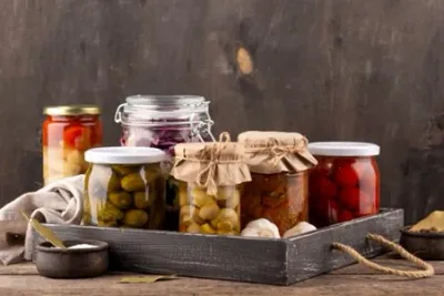 Enlatados e Preservados / Canned and Preserved Goods