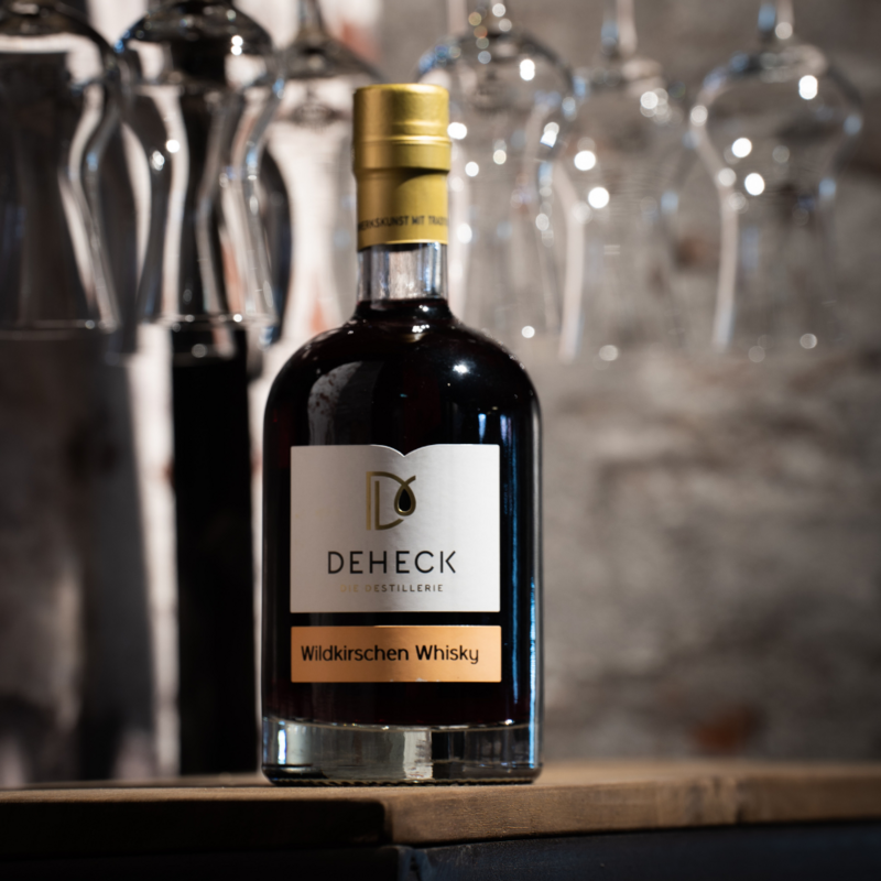Wildkirschenlikör mit 10% Whisky verfeinert - Destillerie Deheck - 30,0% Vol. - 500ml