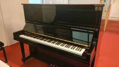 Piano droit d'expression Yamaha d'occasion
