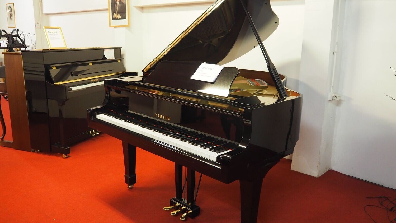 Piano à queue Yamaha G2 noir laqué d'occasion au meilleur prix