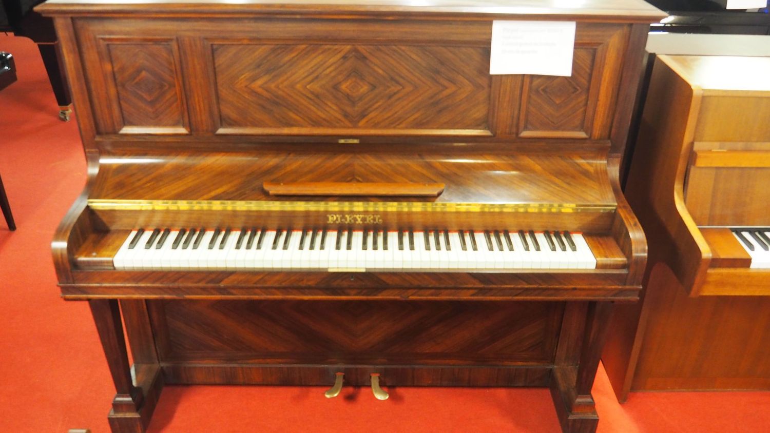 Piano droit ancien Pleyel en bois 