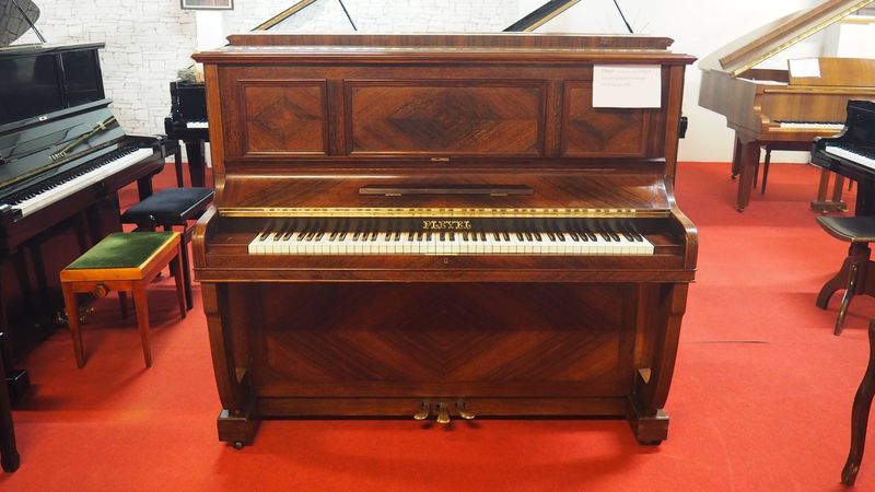 Piano droit Pleyel ancien