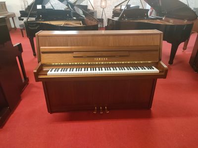 Piano droit Yamaha d'occasion
