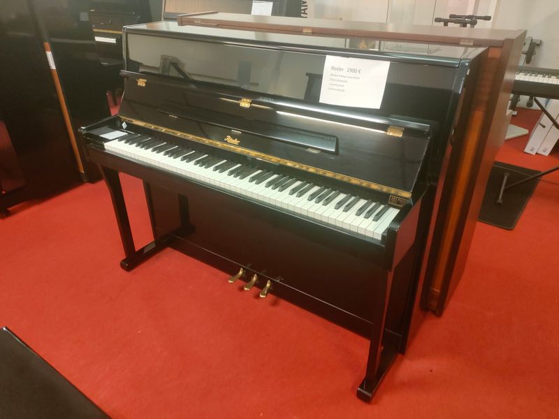Piano d'étude Rösler d'occasion piano droit acoustique noir brillant