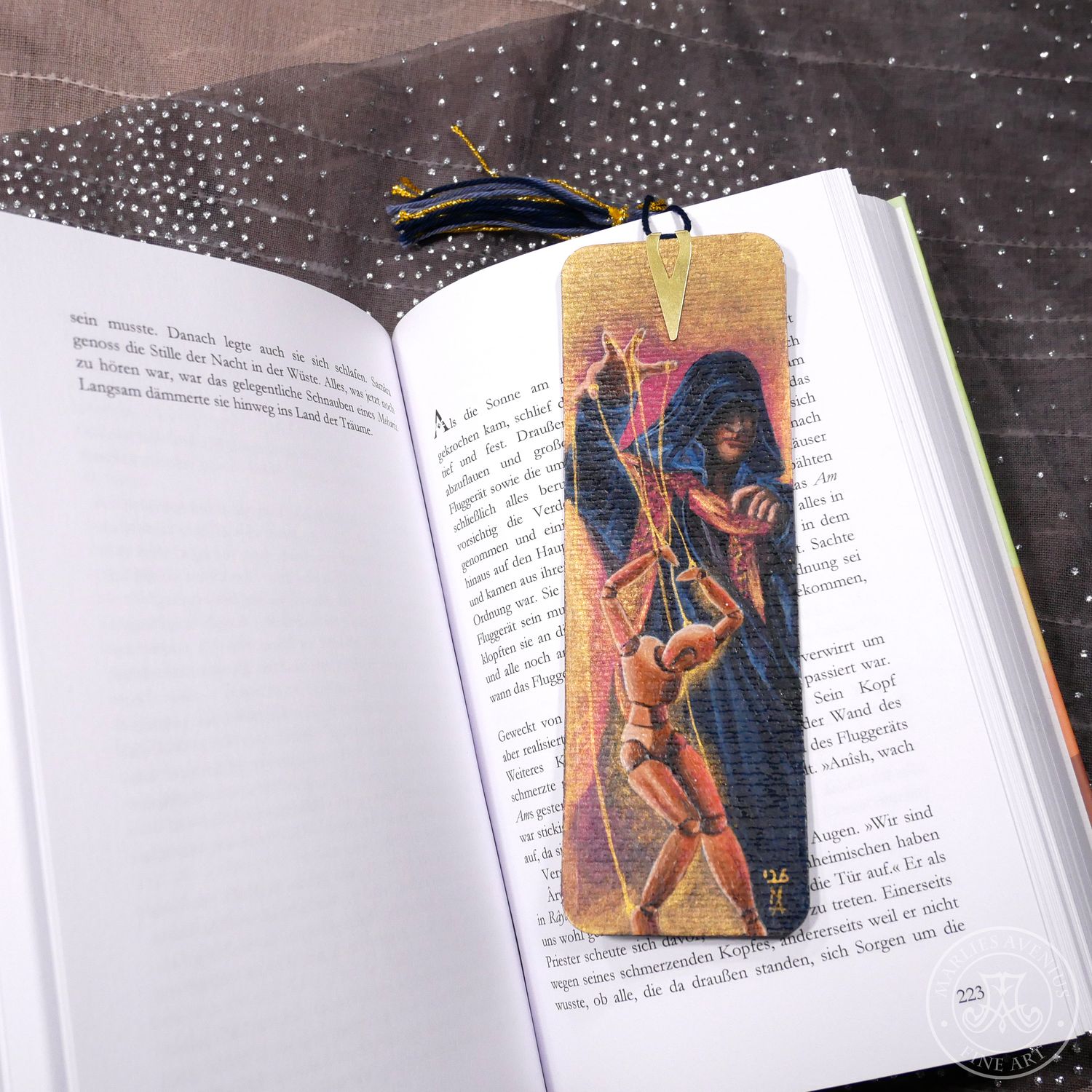 Hand-painted bookmark | Lesezeichen "The Puppeteer"