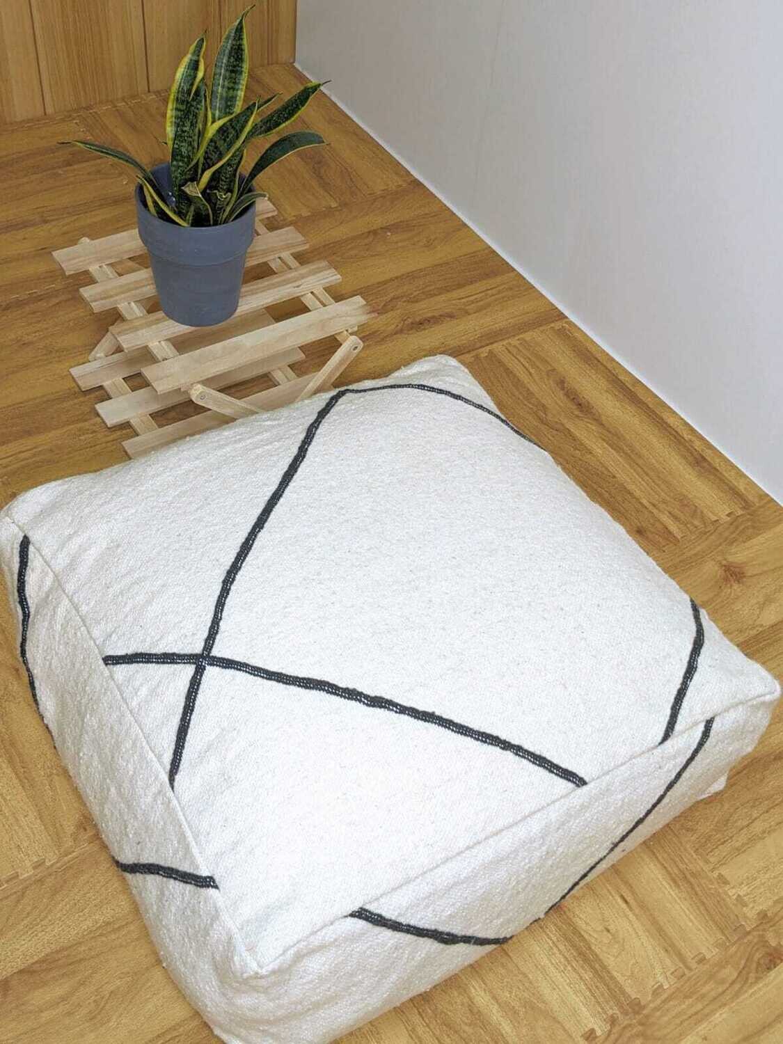 【お年玉セール特価】 Tigmi Decor 厳選したベニワレンとモロッコプフのインテリア | クッションカバー
