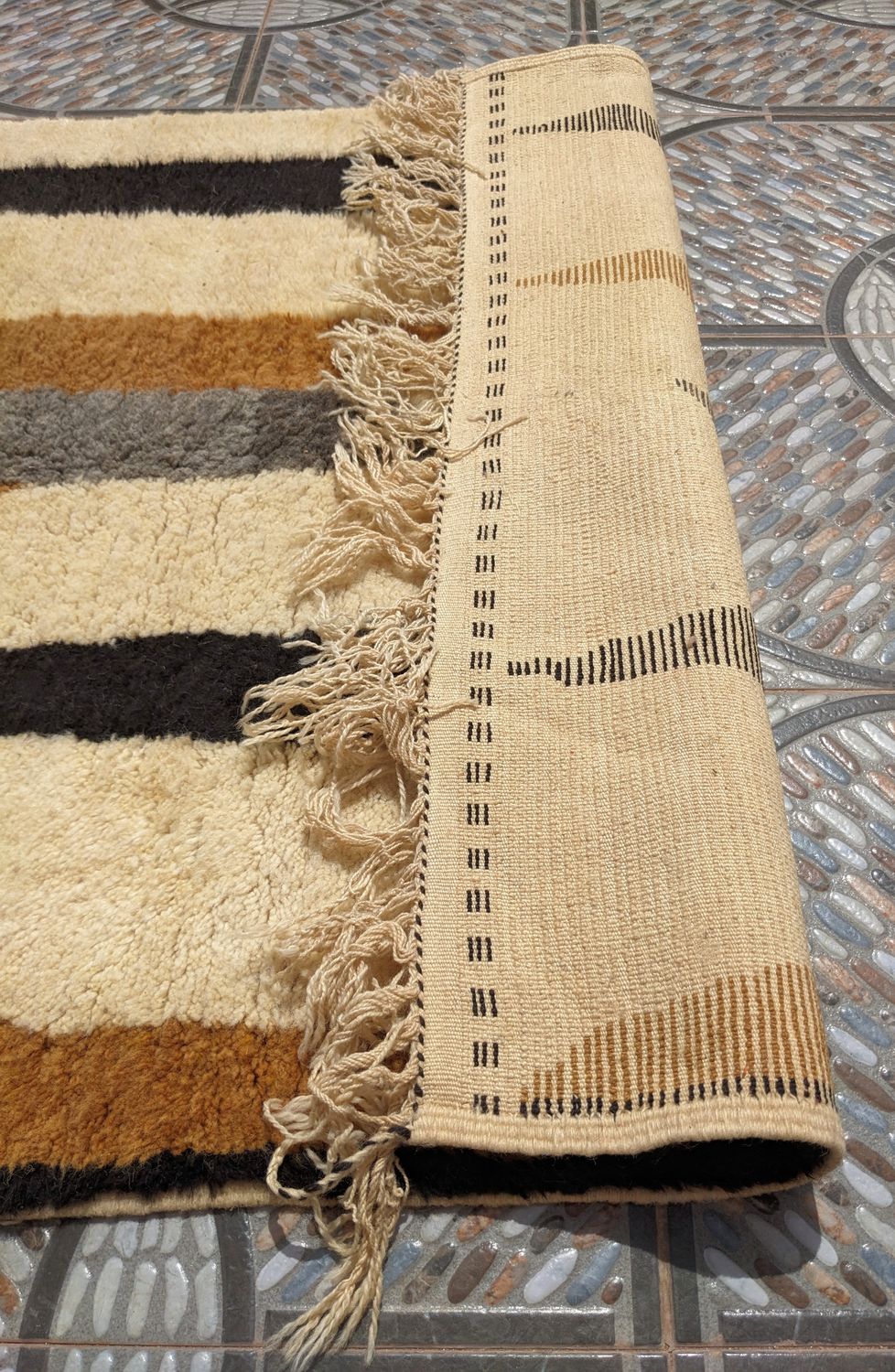 Tigmi Decor | 厳選したベニワレンとモロッコプフのインテリア