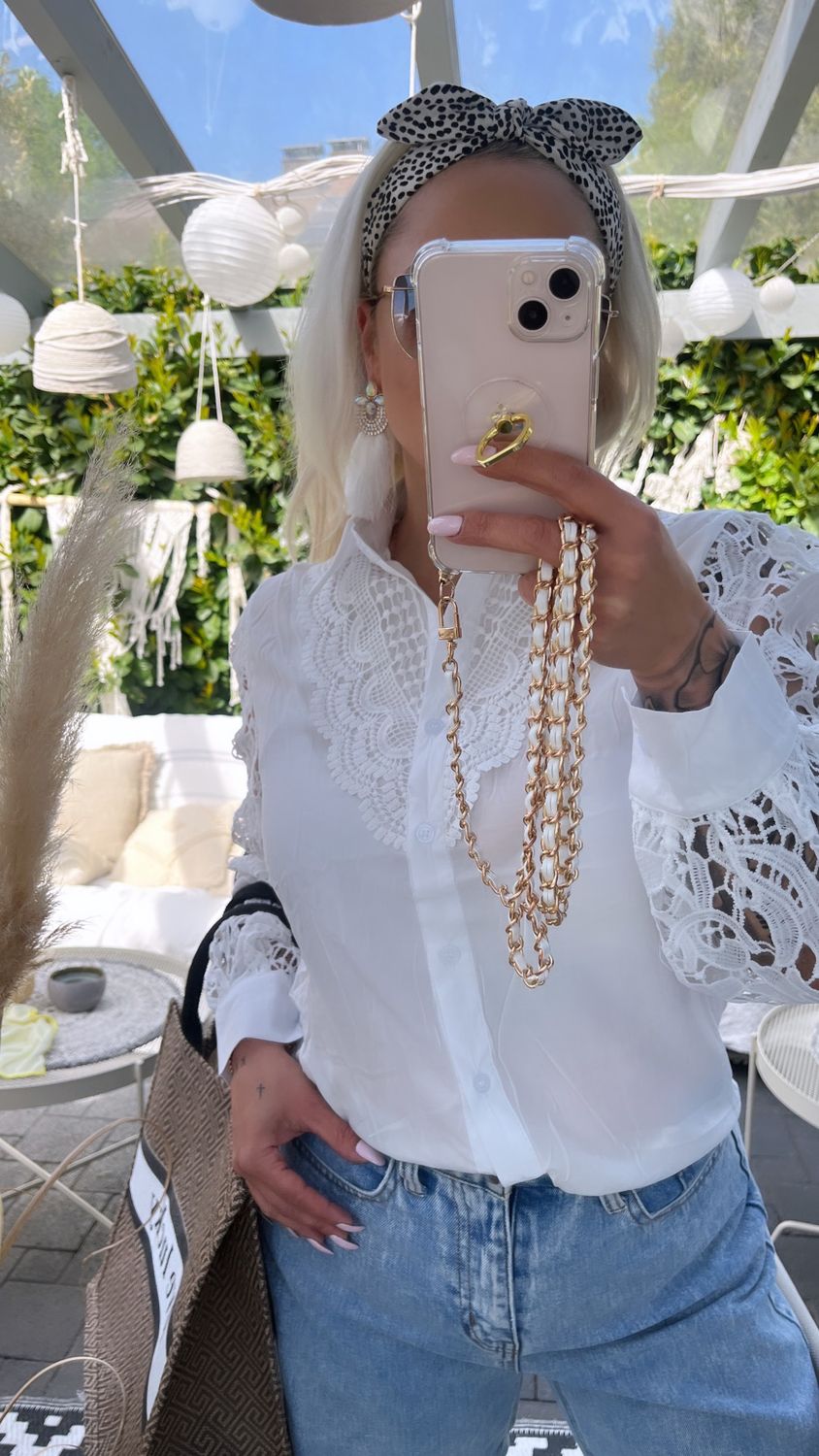 Bluse mit Strickereien