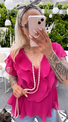 Plissee Bluse mit Ausschnitt