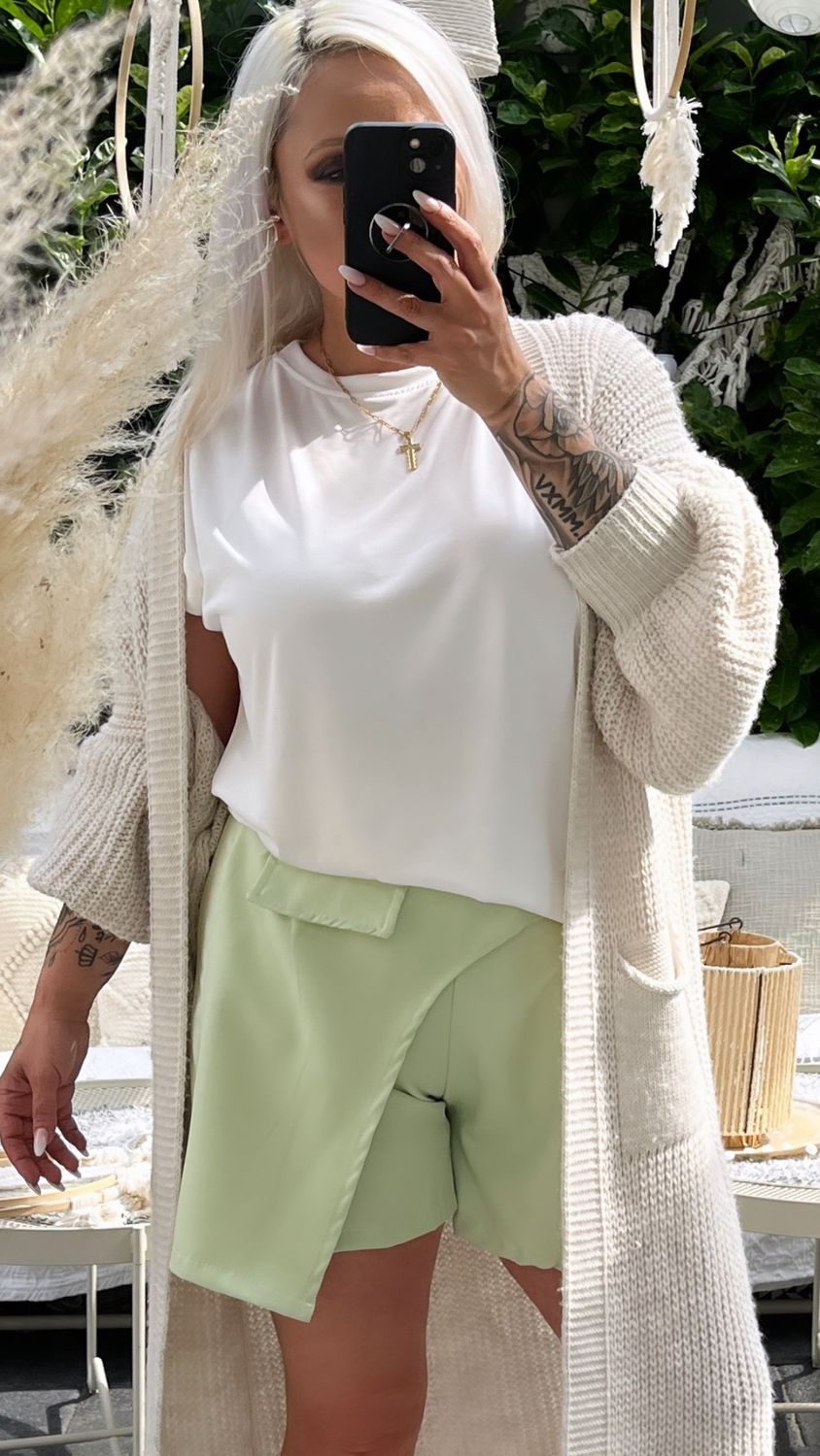 Hochtaillierte Shorts mit Falten