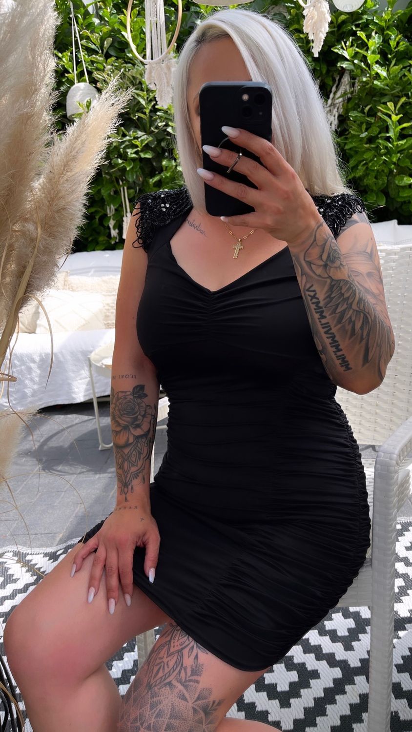 Sexy Mini Kleid mit Schulter Applikationen