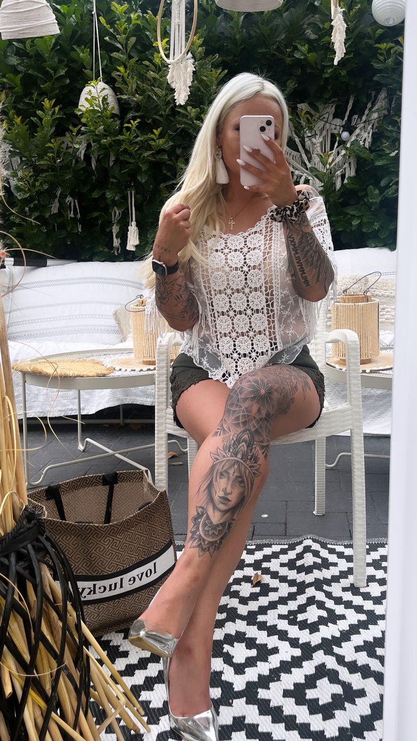 Schulterfreies Häkel Shirt mit Strickereien