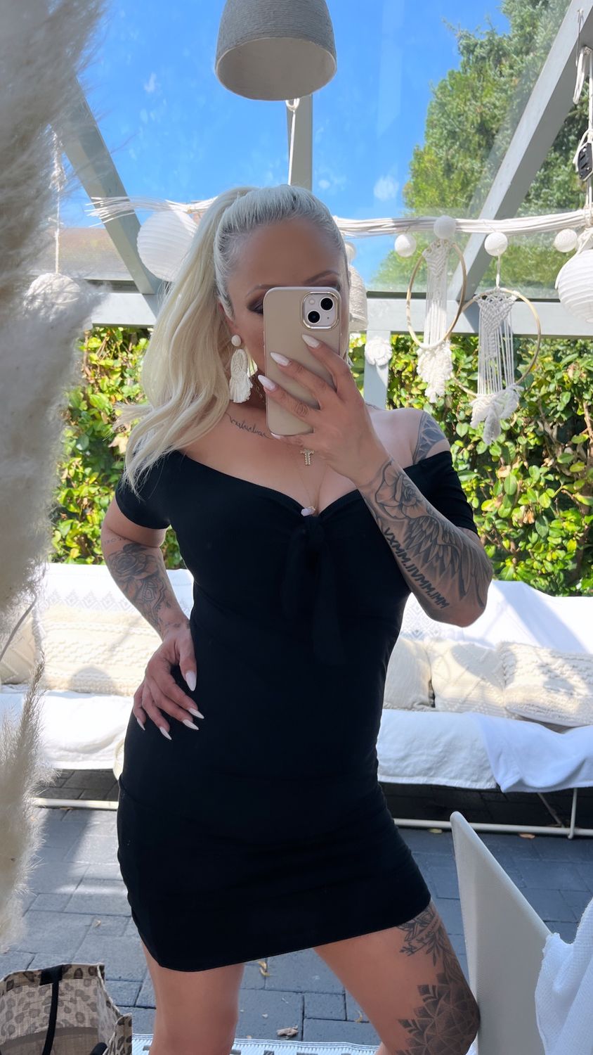 Minikleid mit Carmenausschnitt
