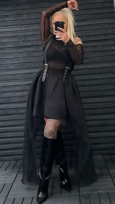 Asymmetrischer Rock mit Träger
