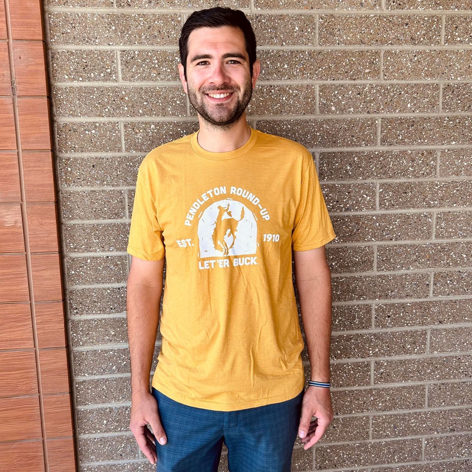 Men&#39;s Pendleton Round-Up Distressed Mustard Tee