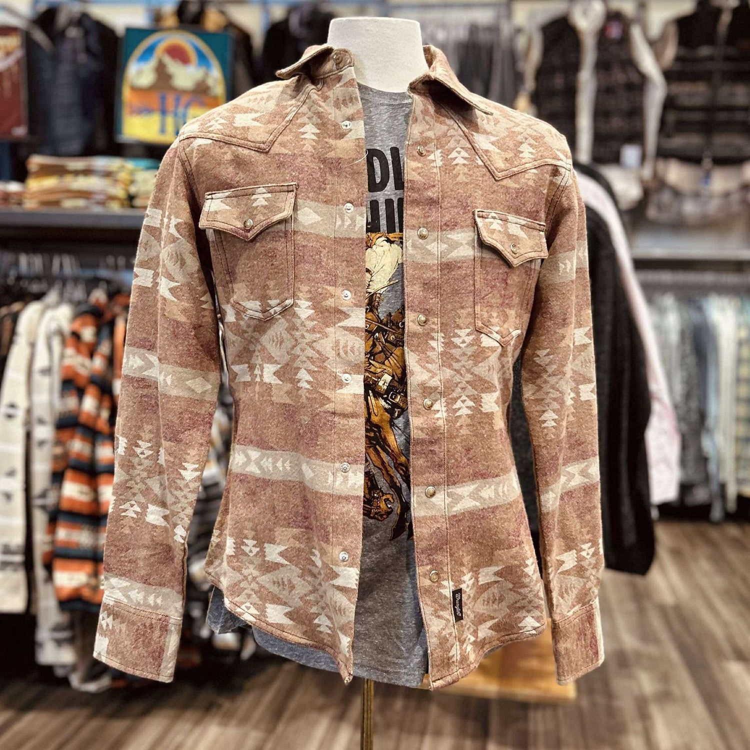 Men&#39;s Wrangler Retro Pendleton Round-Up Aztec Pearl Snap Shacket