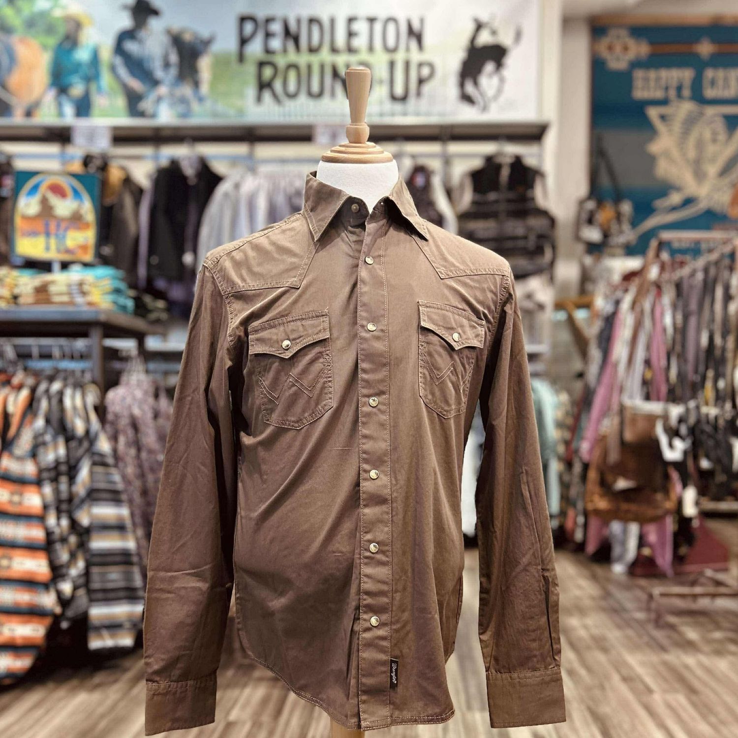 Men&#39;s Wrangler Pendleton Round-Up Brown Retro Long Sleeve Snap