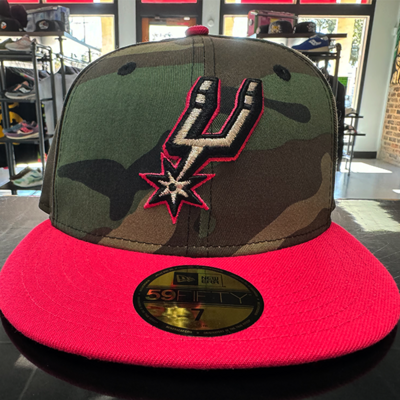 New Era Spurs Hat / Camo / Pink