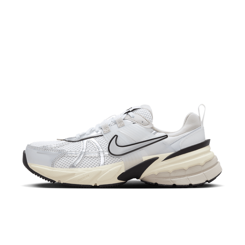NIKE WMNS V2K RUN FD0736-100