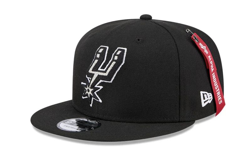 ALPHA INDUSTRIES X NEW ERA SAN ANTONIO SPURS SNAPBACK