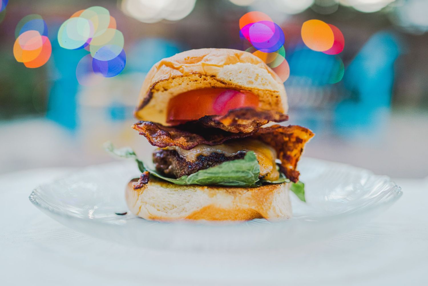 30lbs of fresh 85/15 dry-aged ground beef blend, vacuum sealed in 1lb packs for premium flavor and quality.