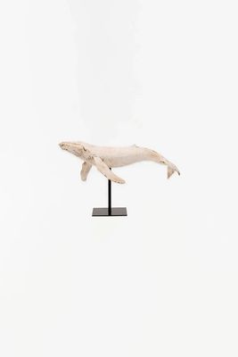 Medium Humpback w/Stand