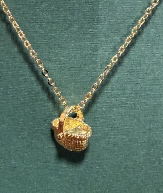 Nantucket Lightship Basket Open Necklace/ Gold