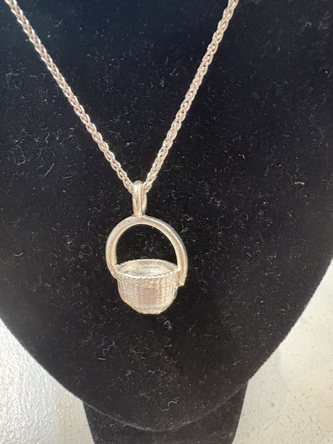 Nantucket Lightship Basket Open Necklace/Silver