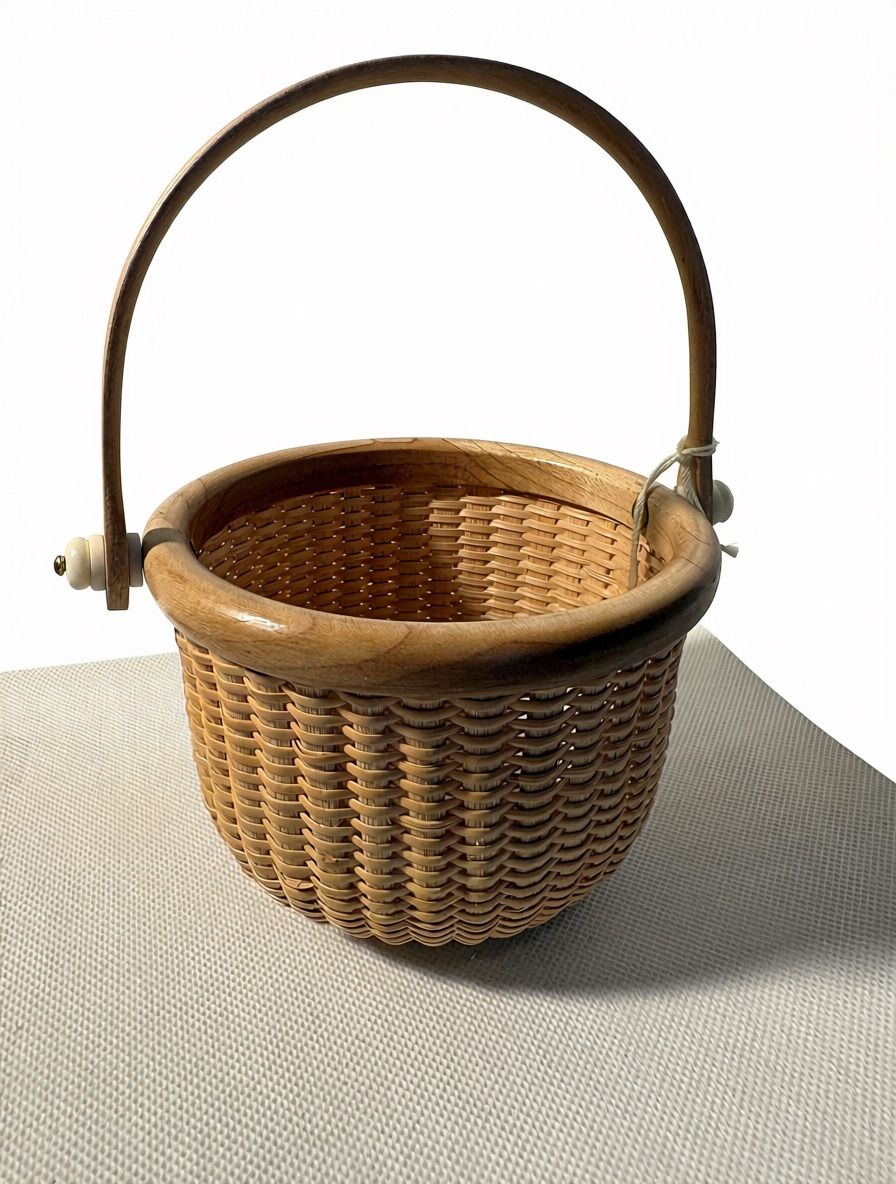 Nantucket Lighthsip Basket 4" Round Basket w/ Maple Accents and Carved Bone knobs by Pat Krystofolski
