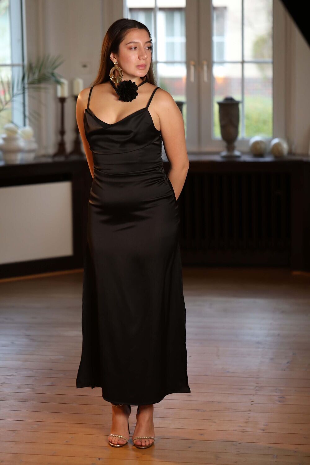 Baily - Cocktailkleid mit Blume, Schwarz