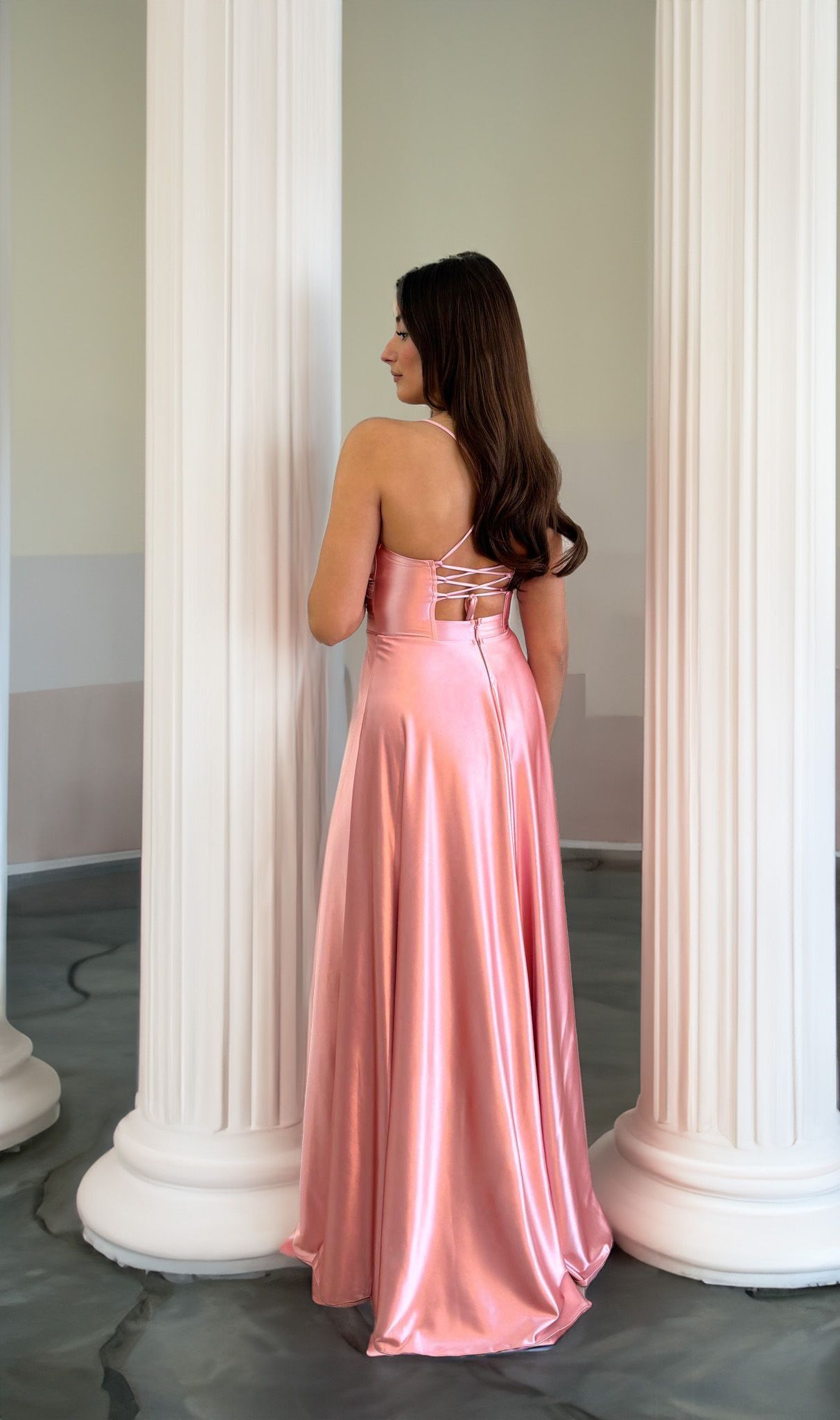 Timea- glänzendes A - Linienkleid