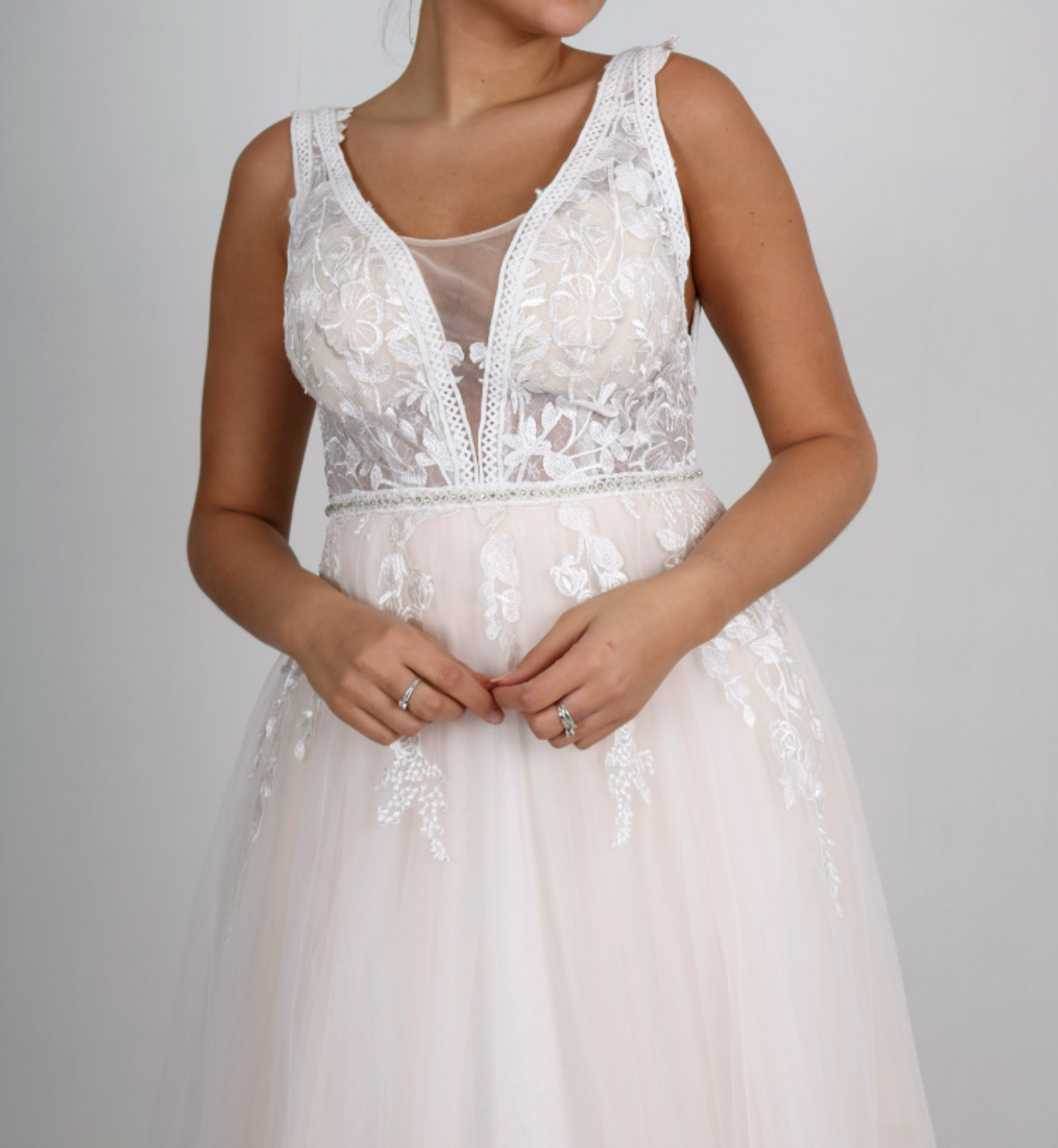 Floria - Brautkleid Rose farbiges Tüll mit Spitze