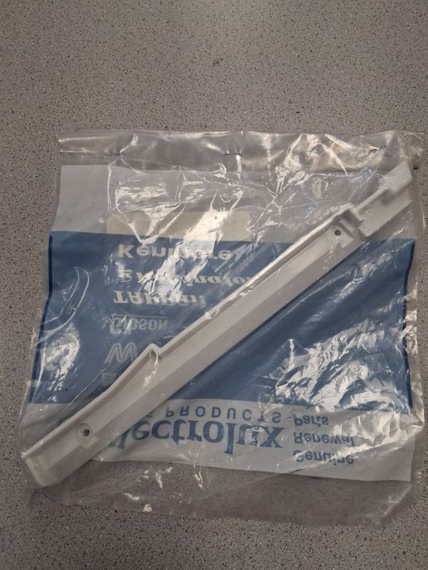 215205400 - AUGER BUCKET RAIL LH - NLA