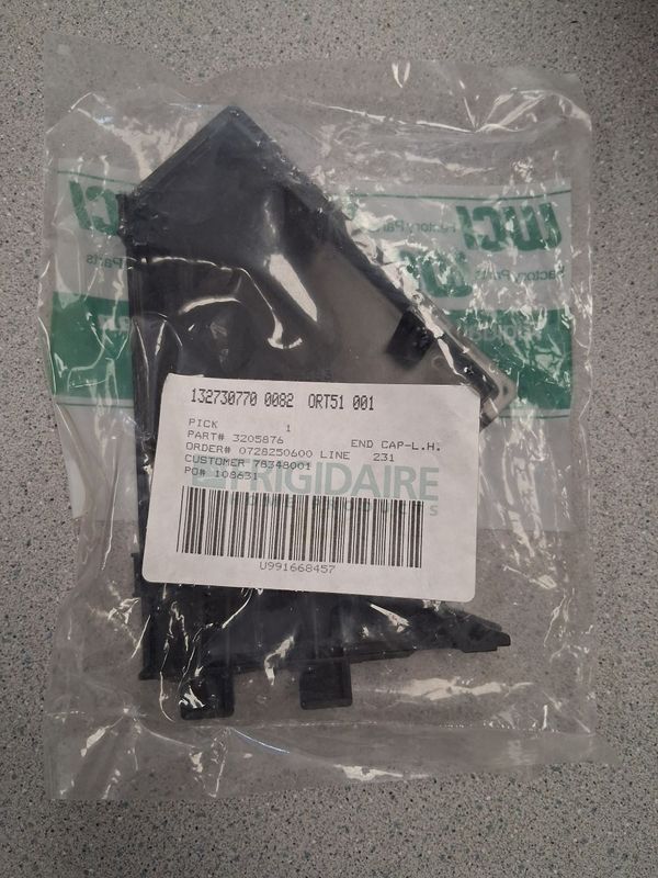 3205876 - DRYER CONSOLE  RH END CAP - NLA