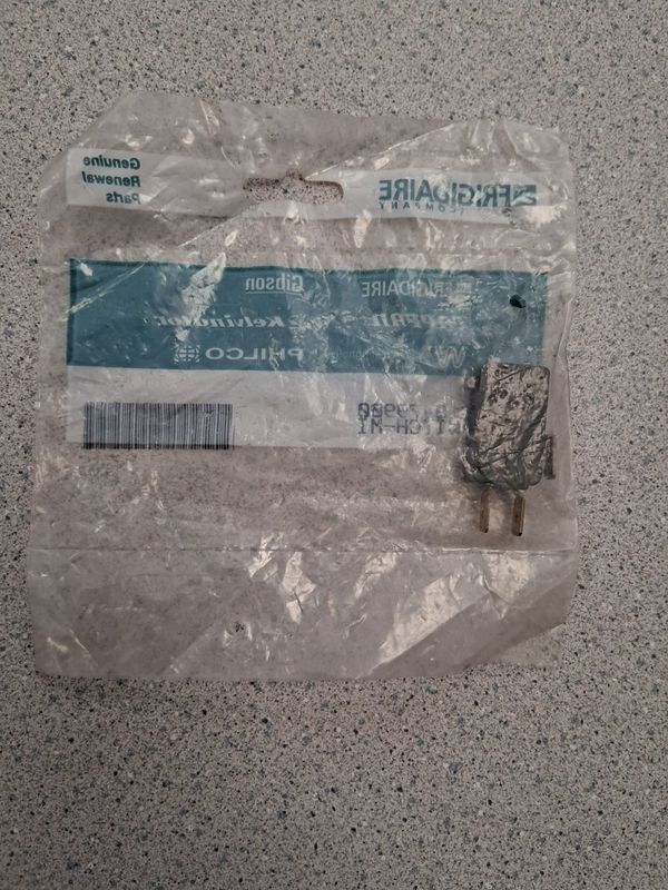 218479900 - ICE DISPENSER MICRO SWITCH - NLA