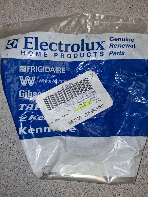 08009997 - FREEZER DOOR BOTTOM HINGE - NLA