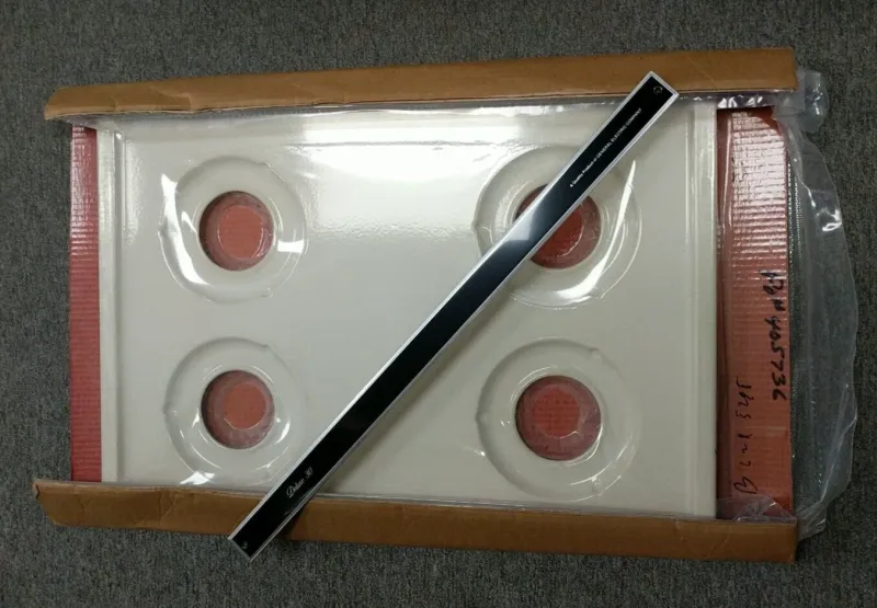 WB62X5298 - GE RANGE COOKTOP REPLACEMENT IN ORIGINAL PACKAGING - NLA