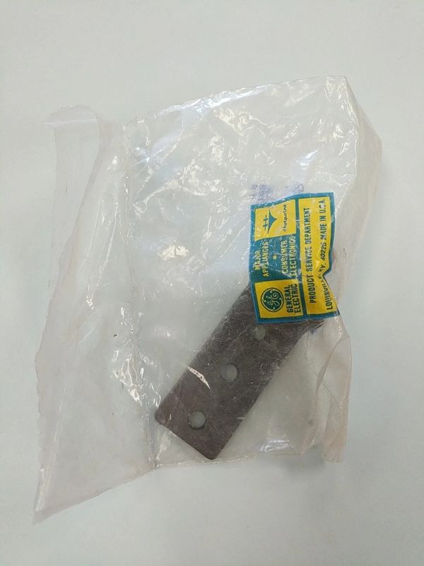 WR13X492 NEW GENUINE OEM GE REFRIGERATOR HINGE BRACKET IN ORIGINAL PACKAGING - NLA