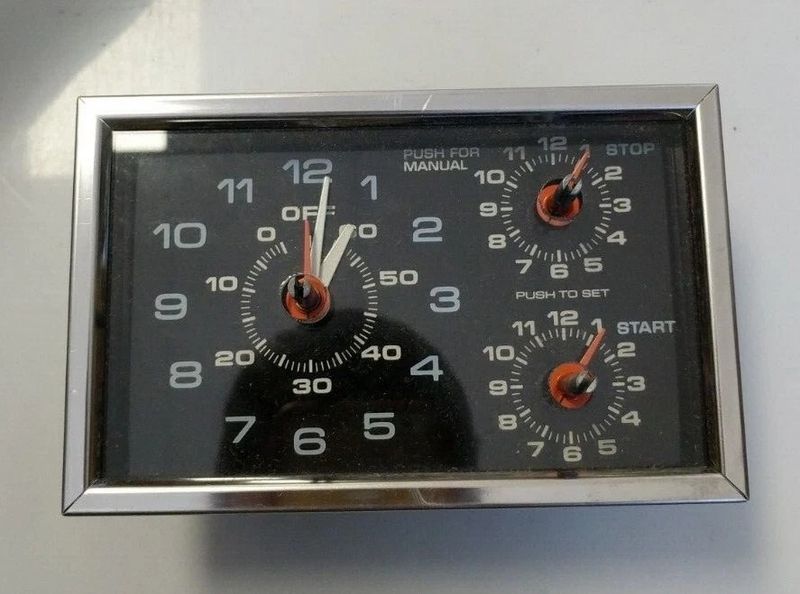 6596927 NEW GENUINE OEM FRIGIDAIRE RANGE CLOCK IN ORIGINAL PACKAGING - NLA